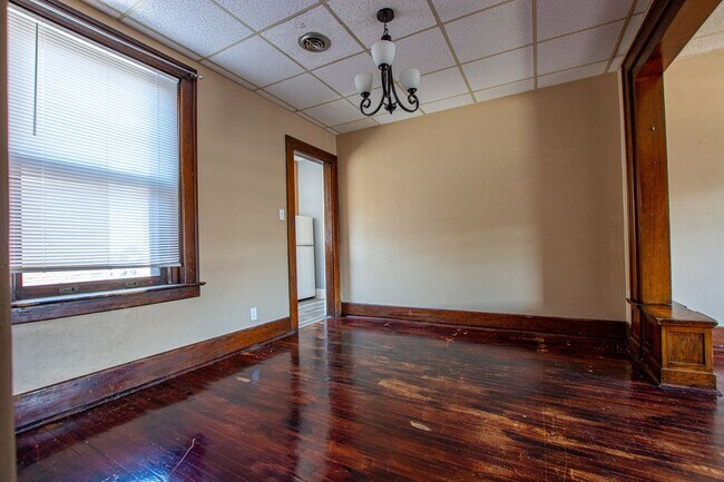 Building Photo - 30 S 6th St