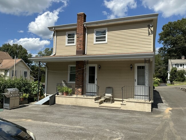 Primary Photo - 10 Sycamore St
