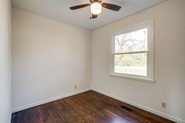 Building Photo - Great Belair Rental