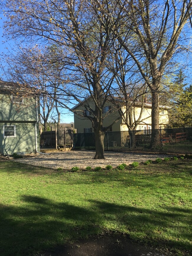 Building Photo - 11455 W Forest Home Ave