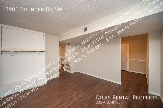 Building Photo - 3901 Grunden Dr SW