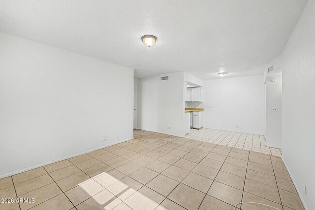 Building Photo - 2931 E Beck Ln