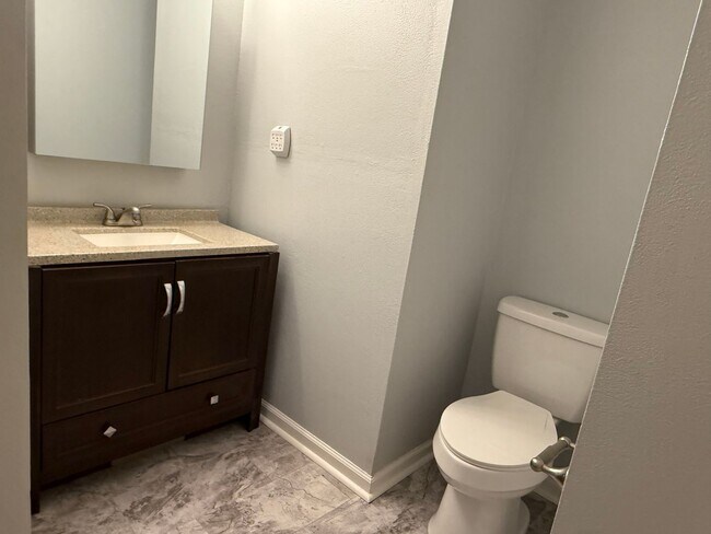 Building Photo - Charming 3 Bedroom, 1.5 Bath Ranch-Style Home