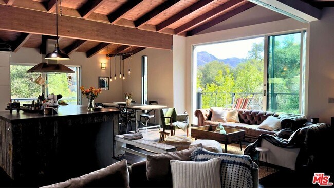 Building Photo - 19562 Cave Way