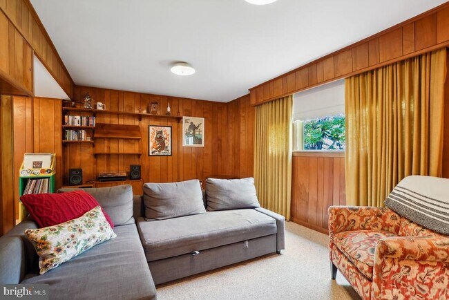Building Photo - 8504 Sundale Dr