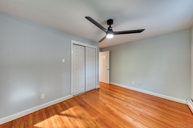 Building Photo - 16 Westgate Ln