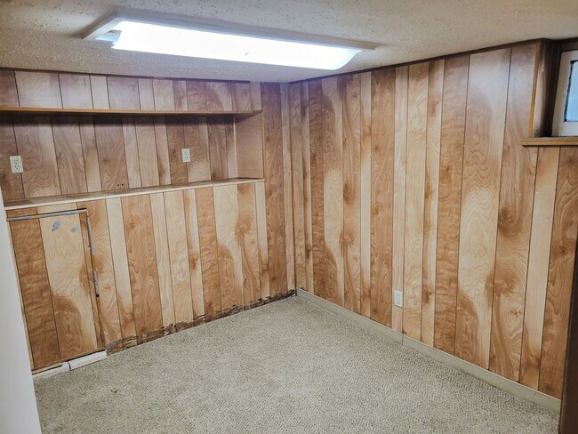 Building Photo - 2 bedroom 1 bath Berkley Apartment for rent