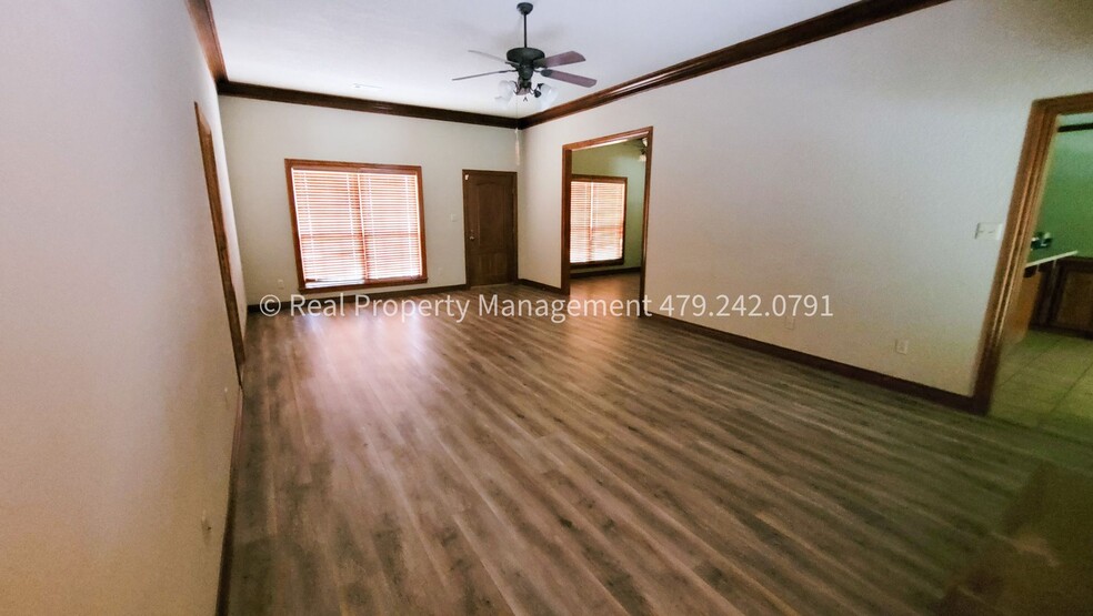 Building Photo - 1615 Tiger Lily Cir
