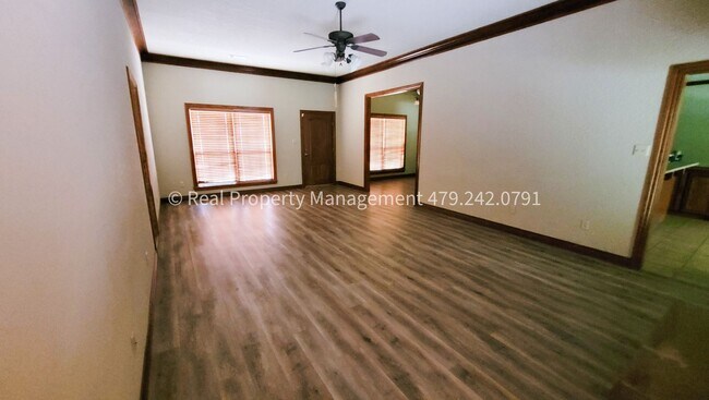 Building Photo - COMING IN JULY! Beautiful 3 bed/2 bath Hom...