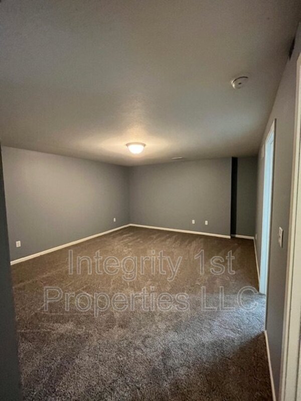 Building Photo - 6323 NE 44th St