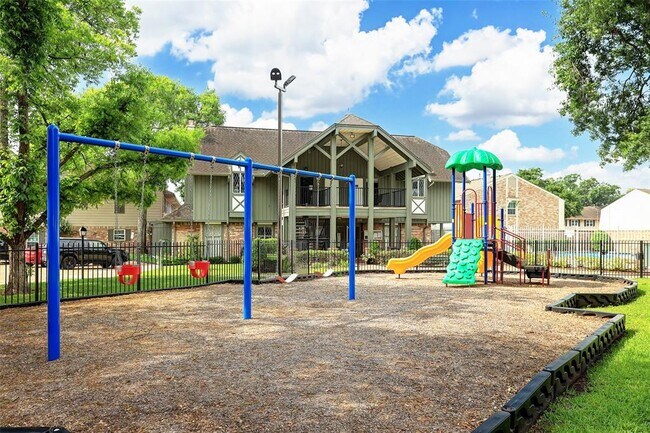 Building Photo - 6326 Chevy Chase Dr