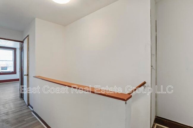 Building Photo - 218 N College St