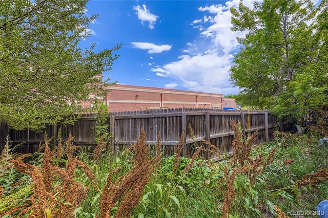 Building Photo - 1730 Lake Shore Pl
