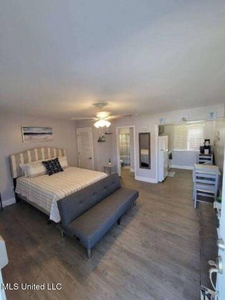 Building Photo - 1664 Beach Blvd