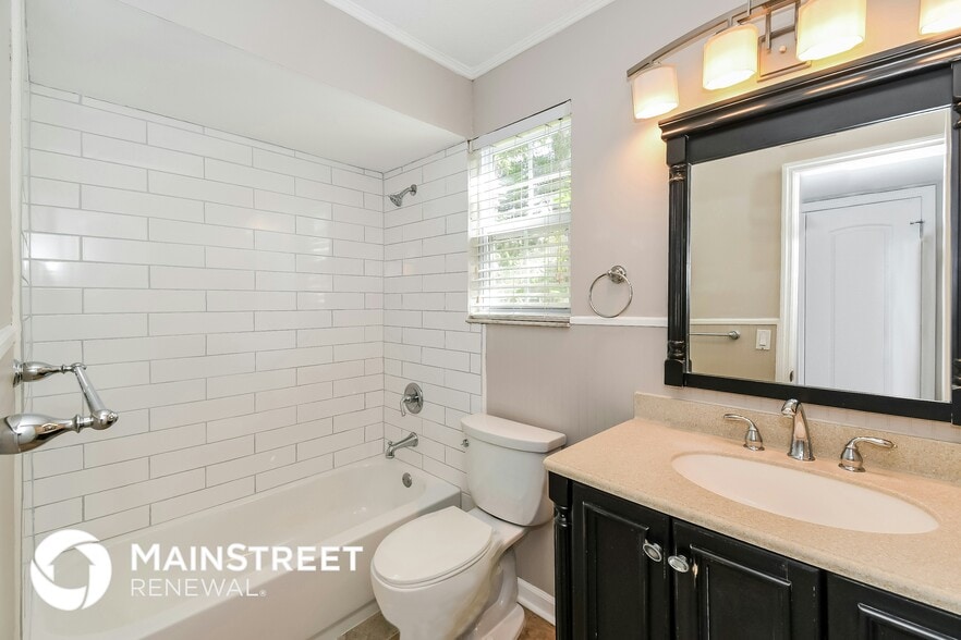 Building Photo - 10585 Castlebrook Dr