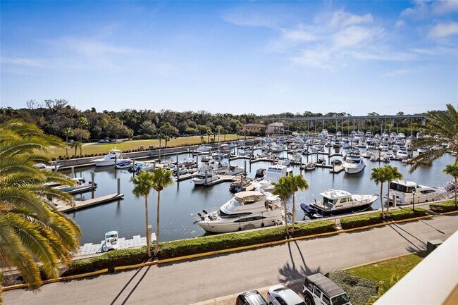 Building Photo - 102 Yacht Harbor Dr