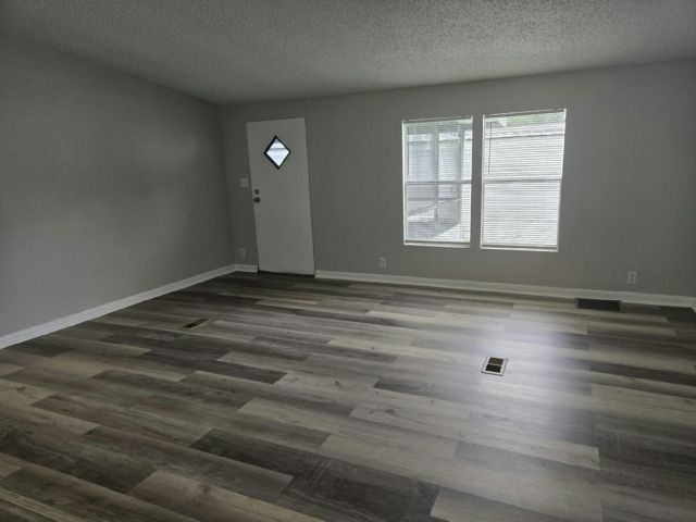 Building Photo - 11211 East Bay Rd