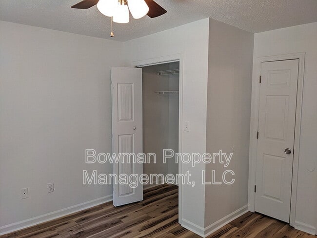 Building Photo - 255 Midway Rd