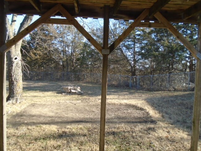 Building Photo - 706 Ridgewood Dr