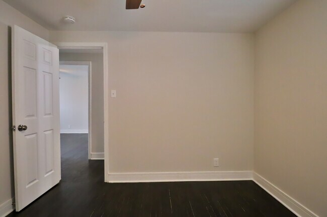 Building Photo - 16039 Marian Dr
