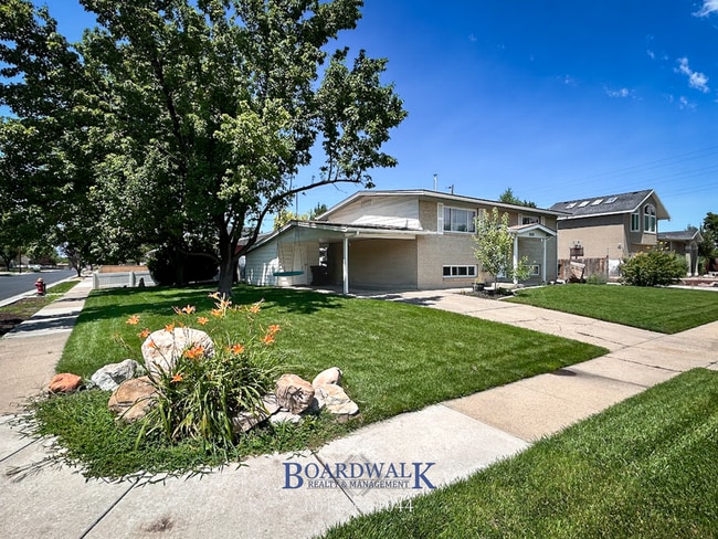 Primary Photo - Spacious 4-Bed Home with In-Law