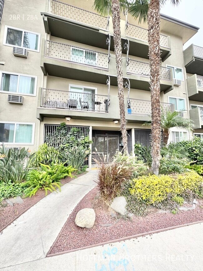 Building Photo - 5417 Newcastle Ave