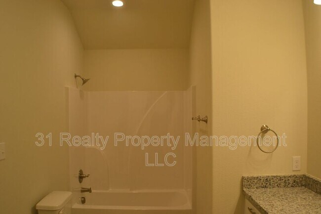 Building Photo - 3424 Brookstone Dr