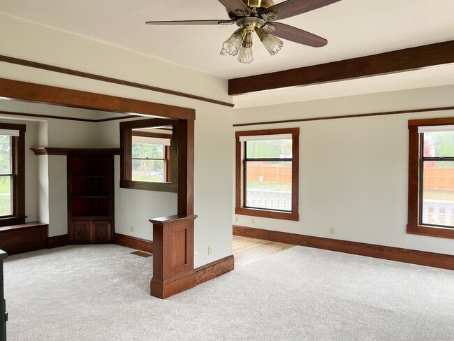 Building Photo - 9905 NE 46th Ct