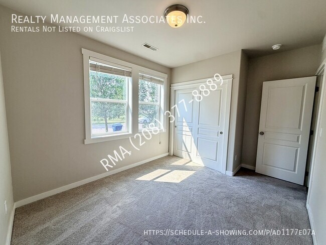 Building Photo - 3744 S Antler Ridge Ave