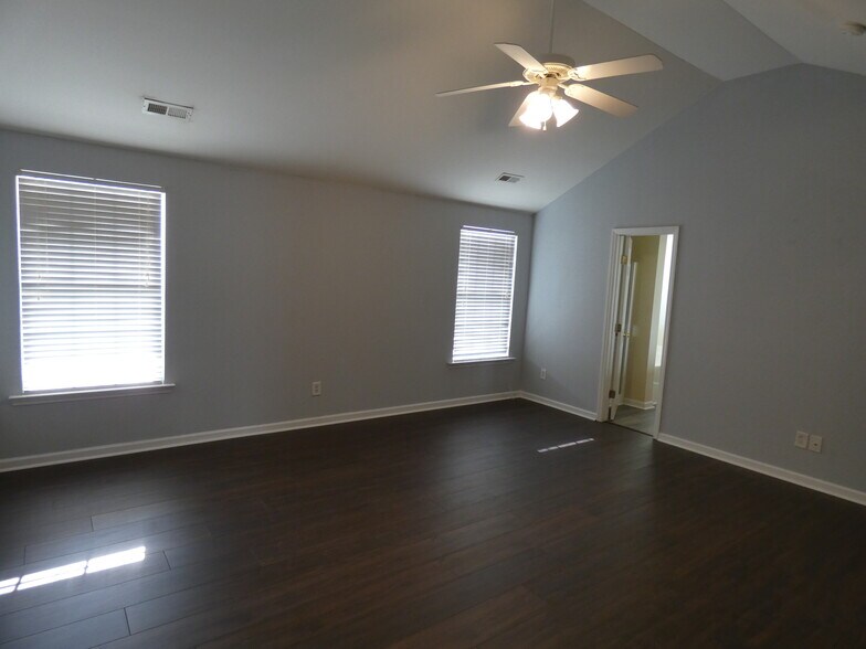 Building Photo - 1624 Brown Owl Dr