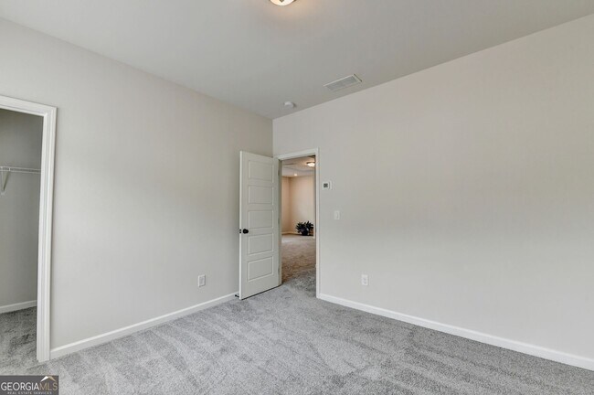 Building Photo - 1854 Westfall Lndg