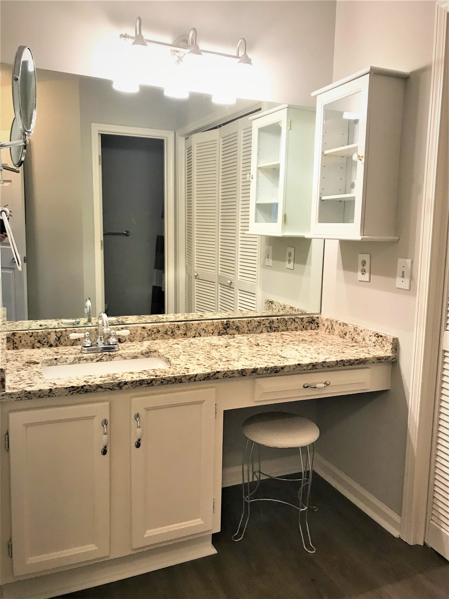 Vanity Room (separate from bath) - 709 Abingdon Way NE