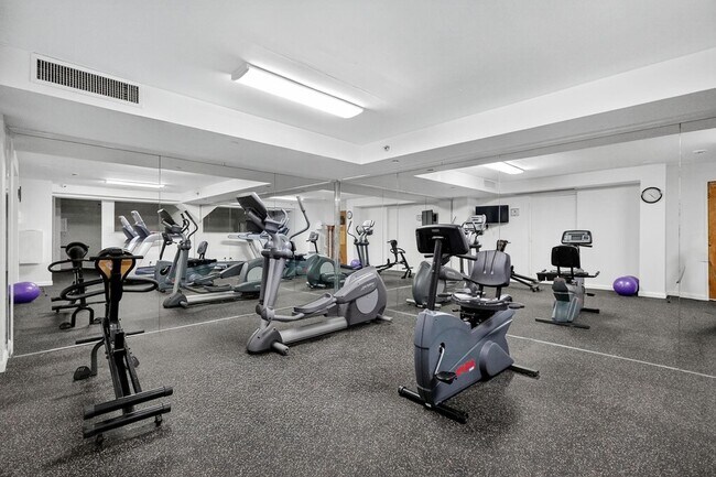 Building Photo - 18151 NE 31st Ct