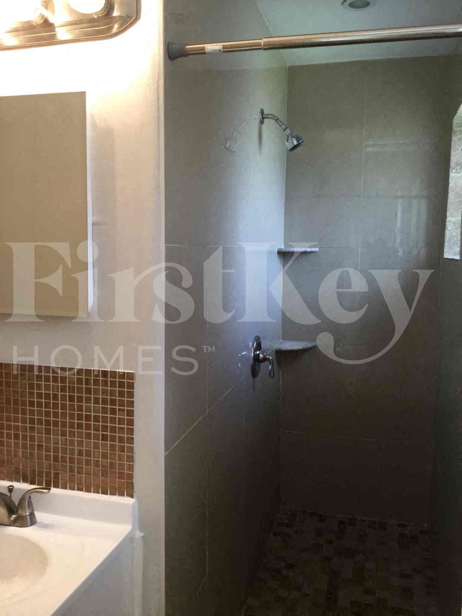 Building Photo - 3549 SW 16th St