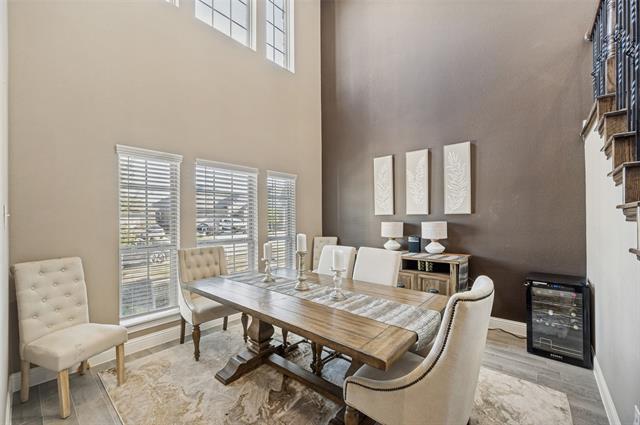 Building Photo - 10920 Canyon Mine Dr