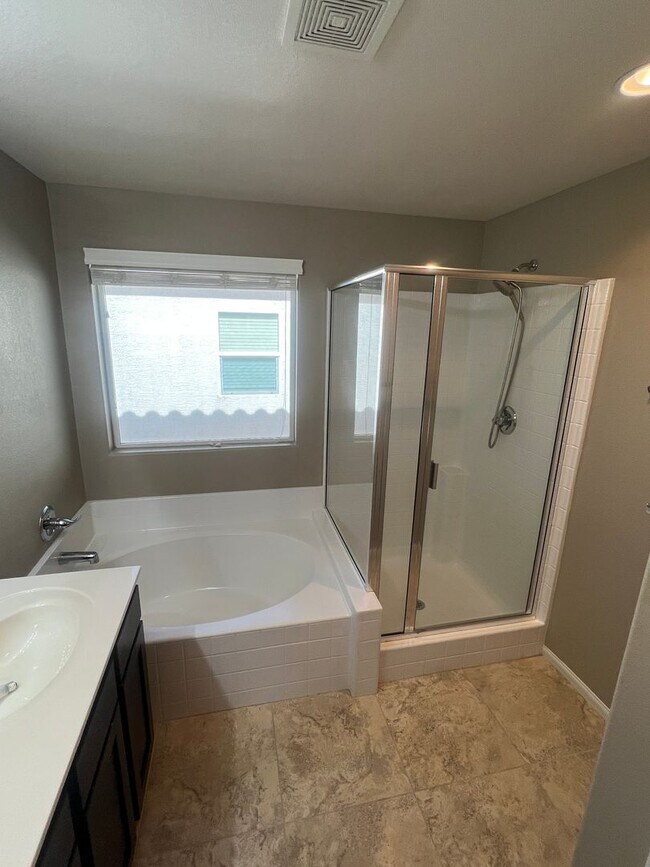 Building Photo - Located in the Southwest 3 Bed | 2.5 Bath | Loft | 2-Car Garage spacious backyard