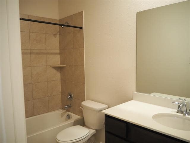 Building Photo - 2407 Klamath Dr