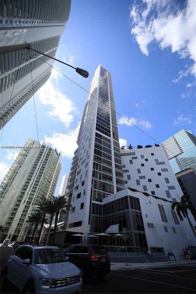 Building Photo - 1300 Brickell Bay Dr
