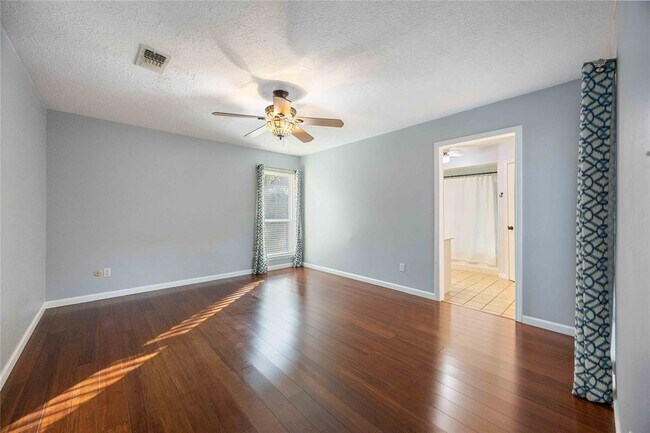 Building Photo - 11506 Wolf Run Ln