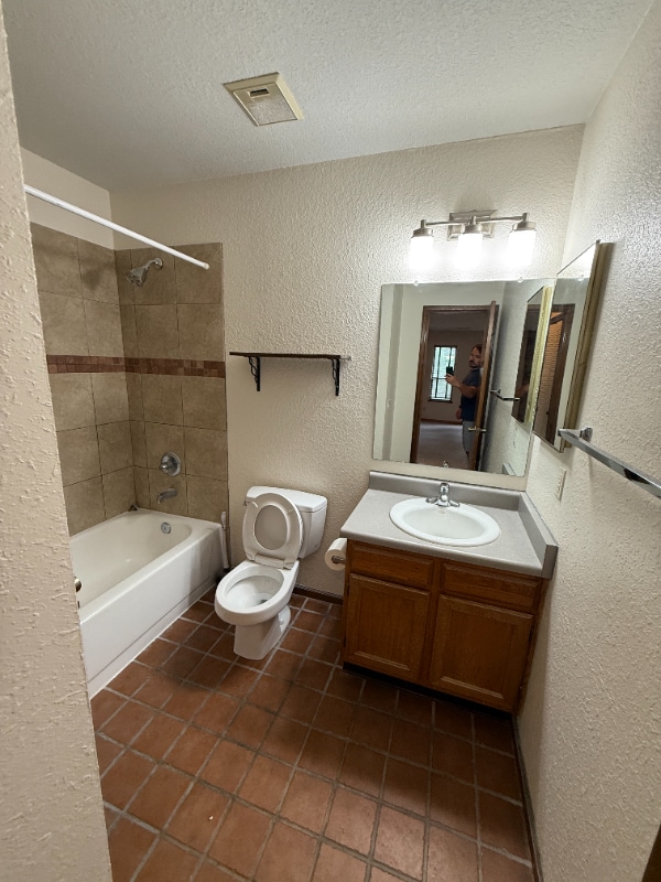 Building Photo - 6262 Willow Ln