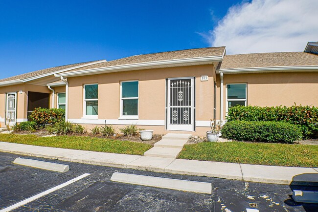 Primary Photo - Updated Condo 3 beds 2 baths in Fort myers...