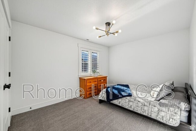 Building Photo - 52 N 400 W