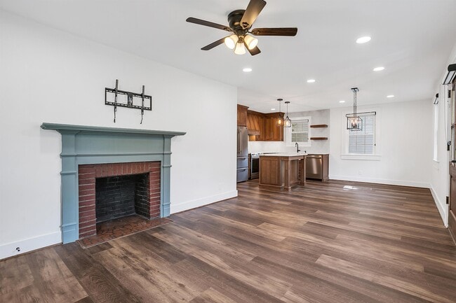 Building Photo - 109 Augusta St