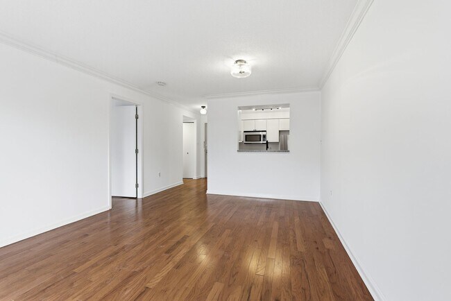 Building Photo - Beautiful 1 BR/1 BA Condo in The Observatory!