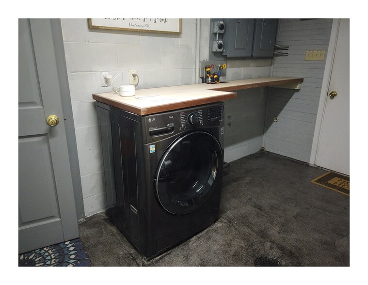 Building Photo - 1504 12th Ave S