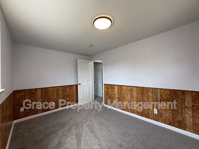 Building Photo - 1300 Quari St