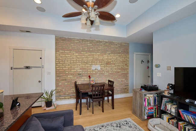 Building Photo - 5711 N Kimball Ave