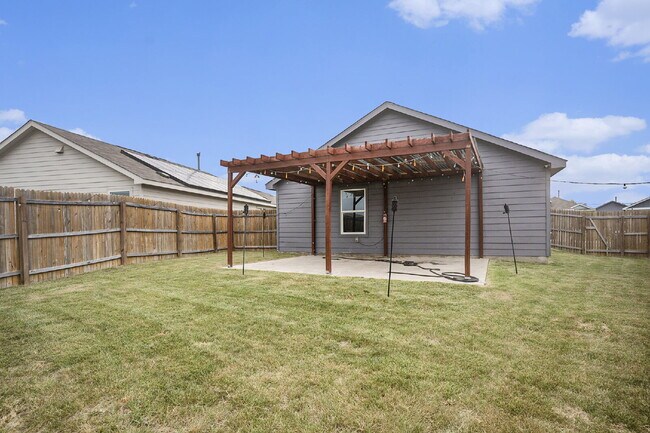 Building Photo - 419 De Herrera