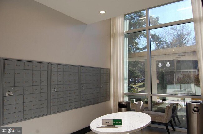 Building Photo - 1225 Martha Custis Dr