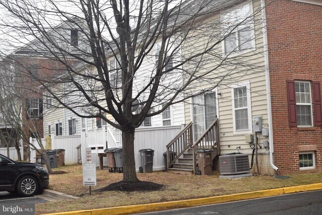 Building Photo - 204 Poplar Spring Rd